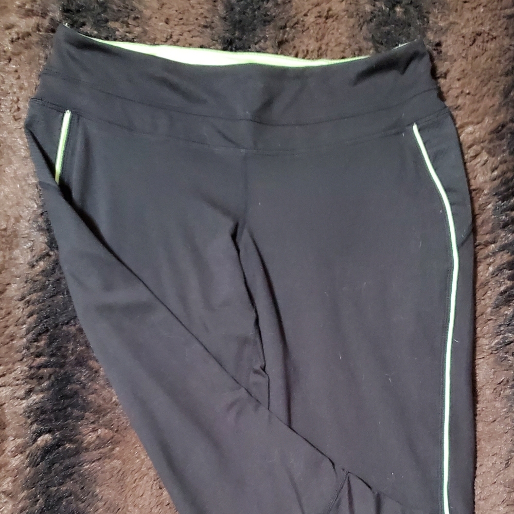 Athletic capris